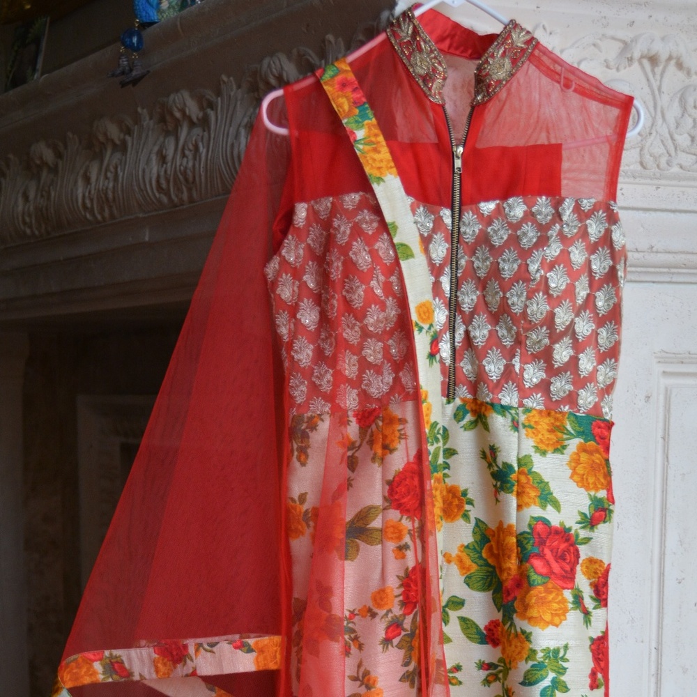 Red floral Indian/Pakistani suit- straight
